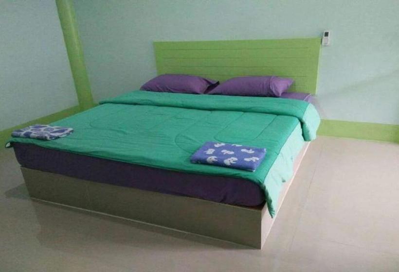 בית מלון כפרי Oyo 840 Choosri Resort