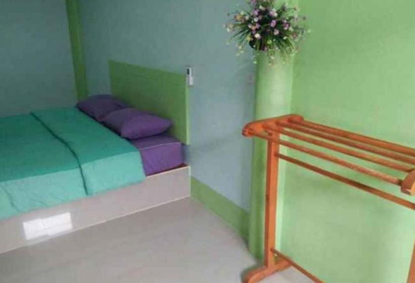 בית מלון כפרי Oyo 840 Choosri Resort