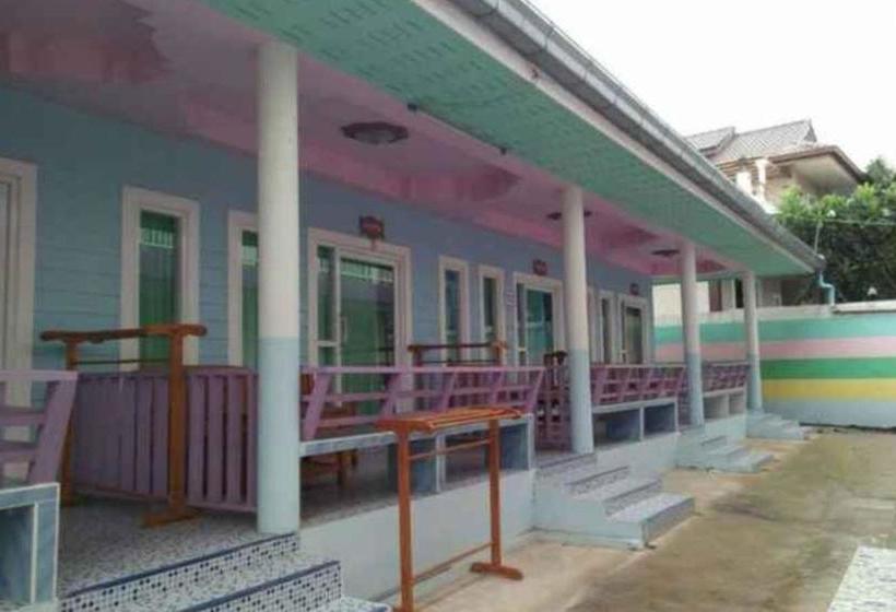 בית מלון כפרי Oyo 840 Choosri Resort