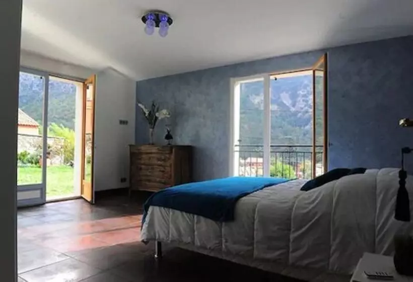 Mouna D By Gites De France