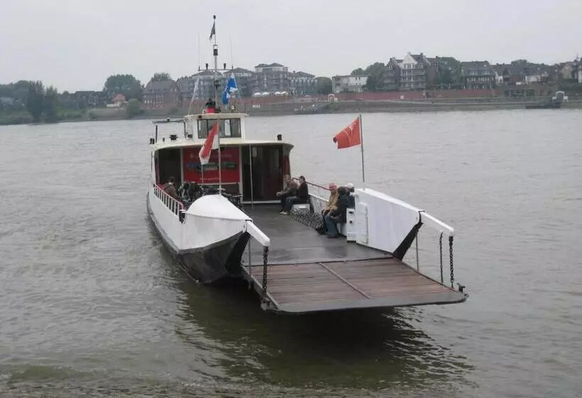 Cozy Apartment In Rees With Free Wifi