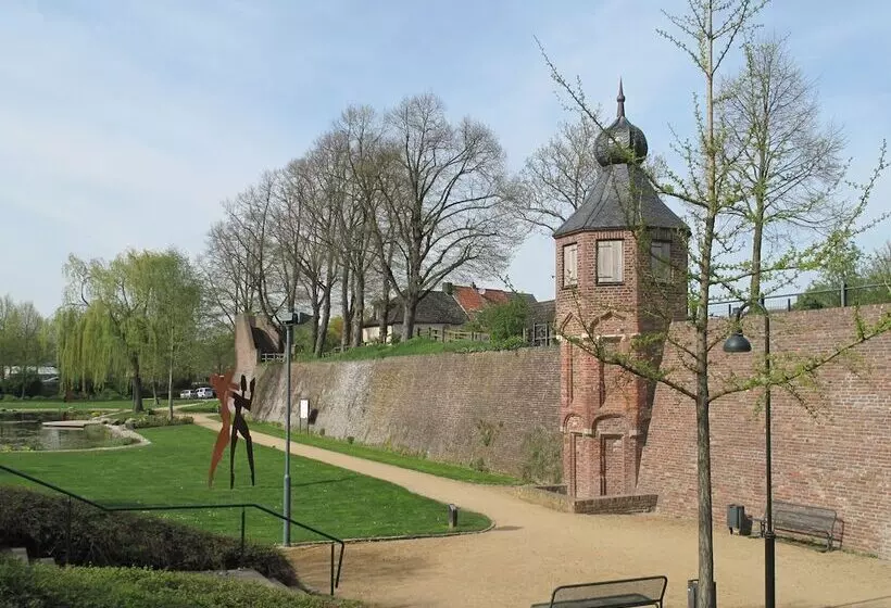 Cozy Apartment In Rees With Free Wifi