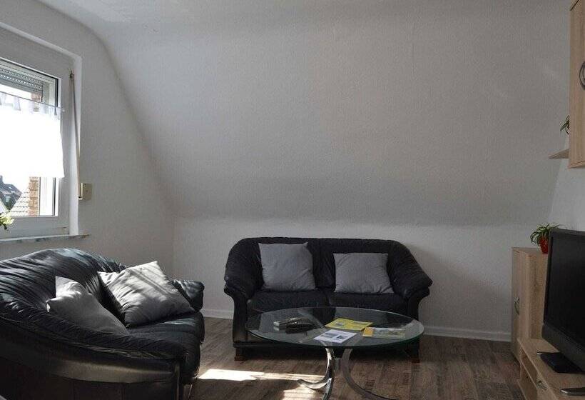 Cozy Apartment In Rees With Free Wifi