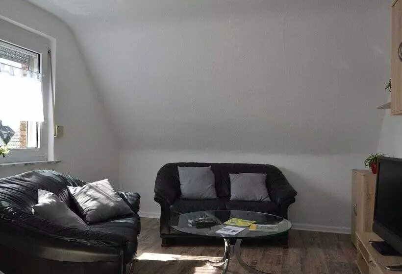 Cozy Apartment In Rees With Free Wifi