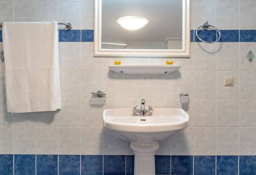 Escape Reality Magic Getaway With Paradise View