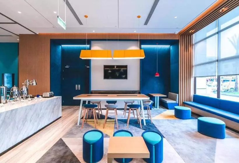 Hotelli Holiday Inn Express Pengzhou Downtown, An Ihg