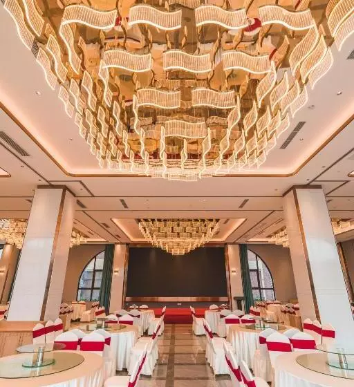 Hotelli Holiday Inn Express Pengzhou Downtown, An Ihg