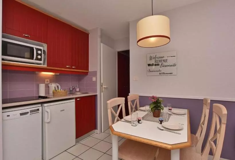 Beautiful Flat With Pool In Moliets Et Maa