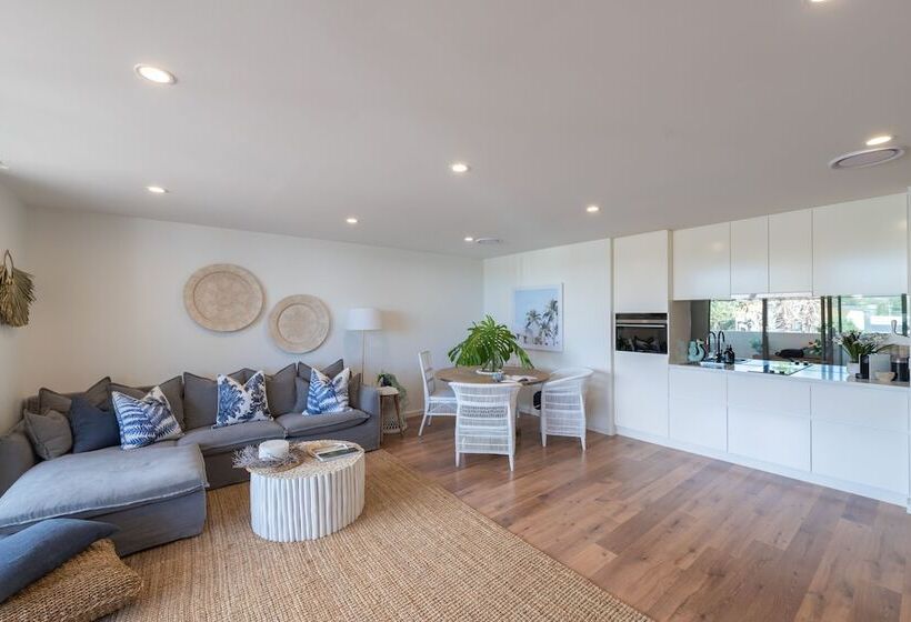 Oceanview Kiama Right In Town Opposite Beach