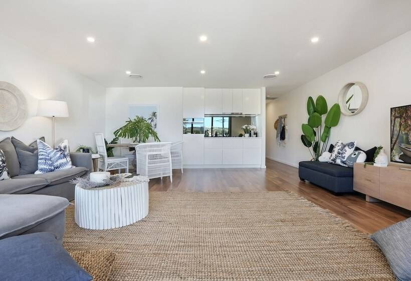 Oceanview Kiama Right In Town Opposite Beach