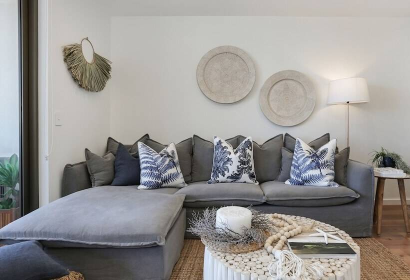 Oceanview Kiama Right In Town Opposite Beach