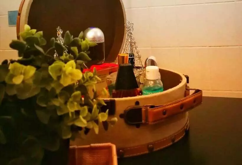 Majatalo Nids Les Peupliers Paris