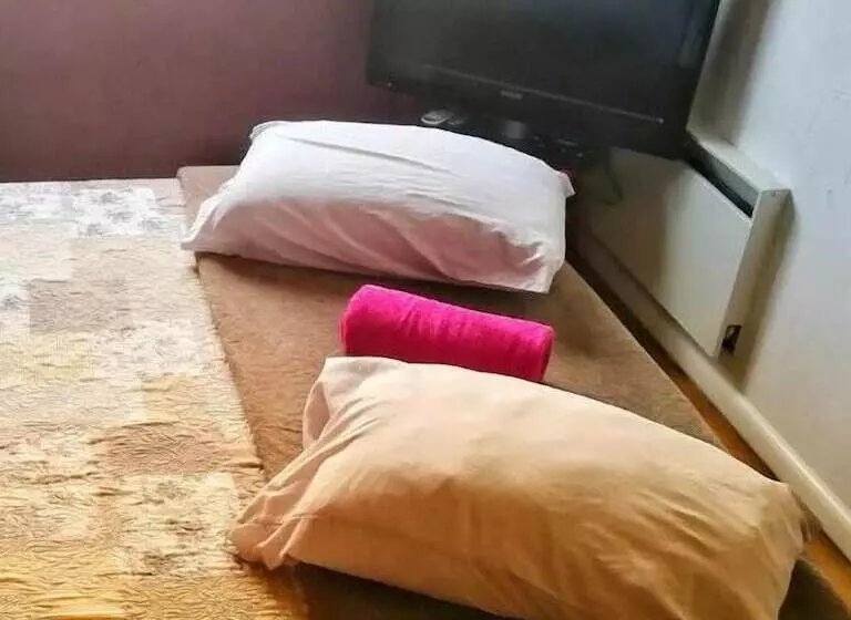 Majatalo Nids Les Peupliers Paris