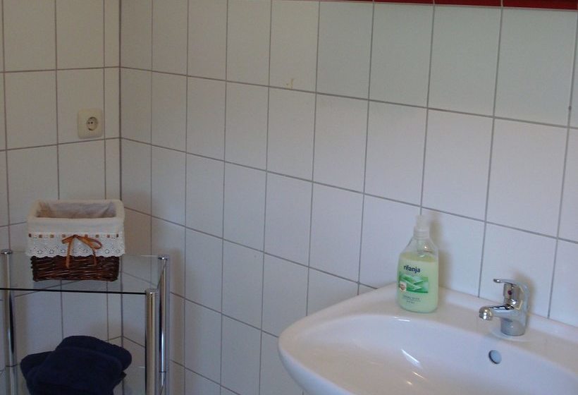 Sunny Apartment In Kühlungsborn Near Seabeach