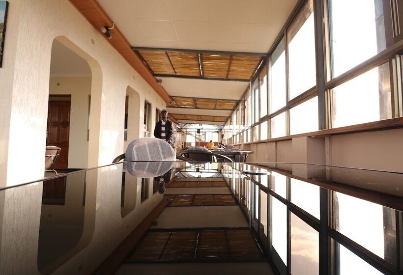 Buraha Zenoni Hotel And Resort