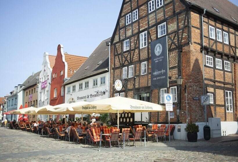 Cozy Bungalow In Nakenstorf With Garden