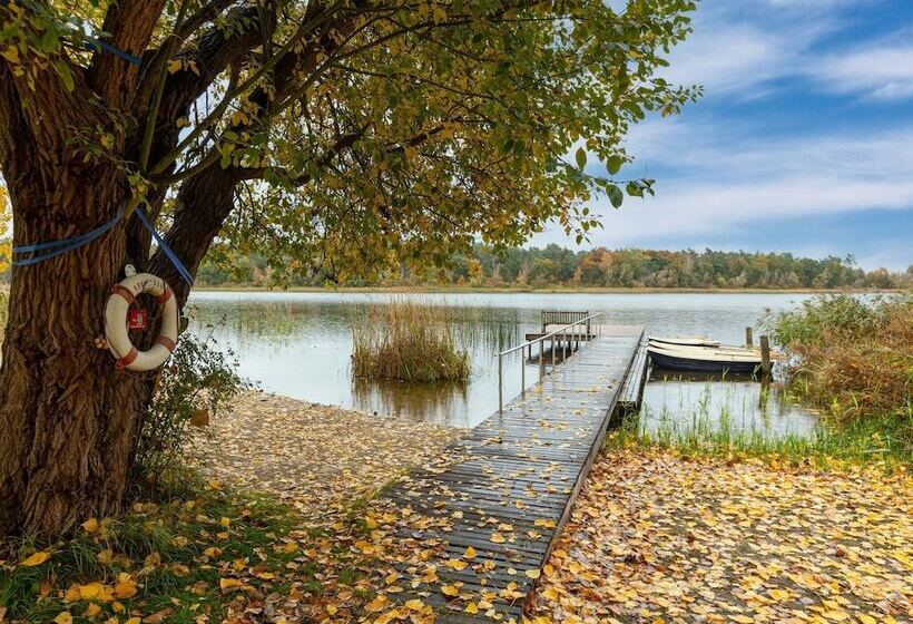 Cozy Bungalow In Nakenstorf With Garden