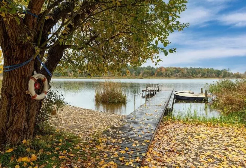 Cozy Bungalow In Nakenstorf With Garden