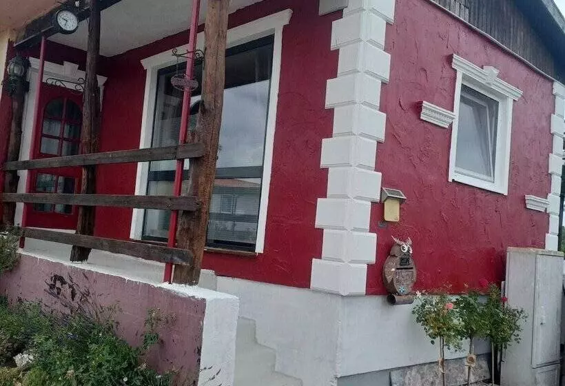 Cozy Bungalow In Nakenstorf With Garden