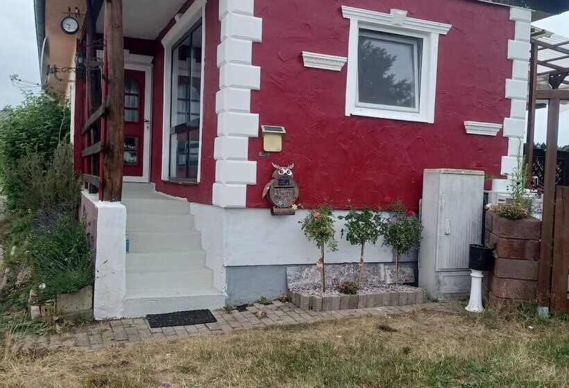 Cozy Bungalow In Nakenstorf With Garden