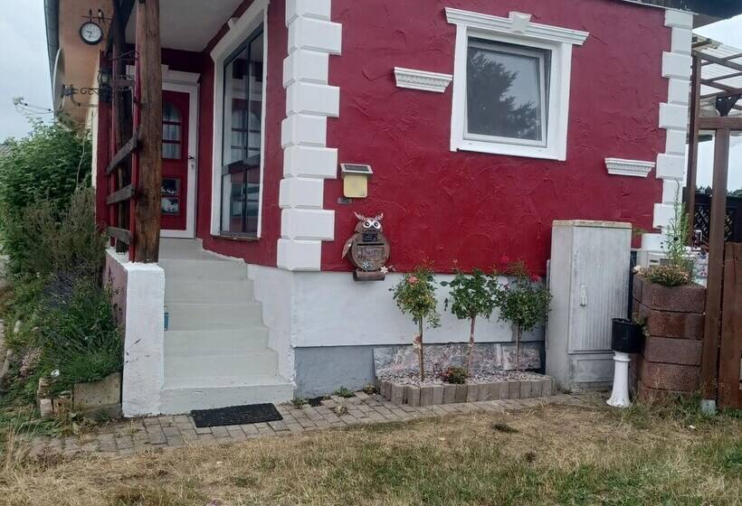 Cozy Bungalow In Nakenstorf With Garden