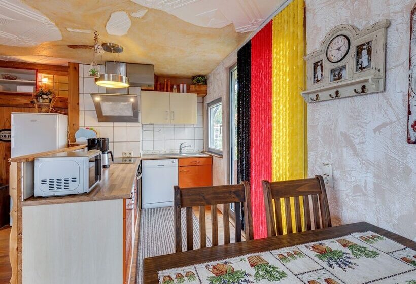 Cozy Bungalow In Nakenstorf With Garden