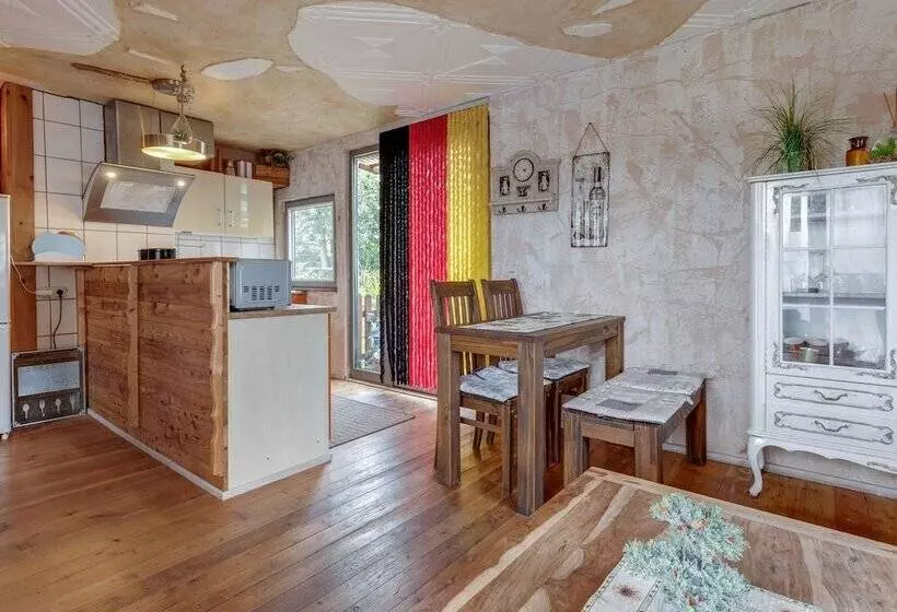 Cozy Bungalow In Nakenstorf With Garden