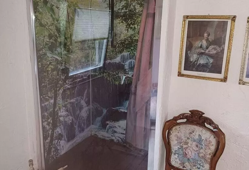 Cozy Bungalow In Nakenstorf With Garden