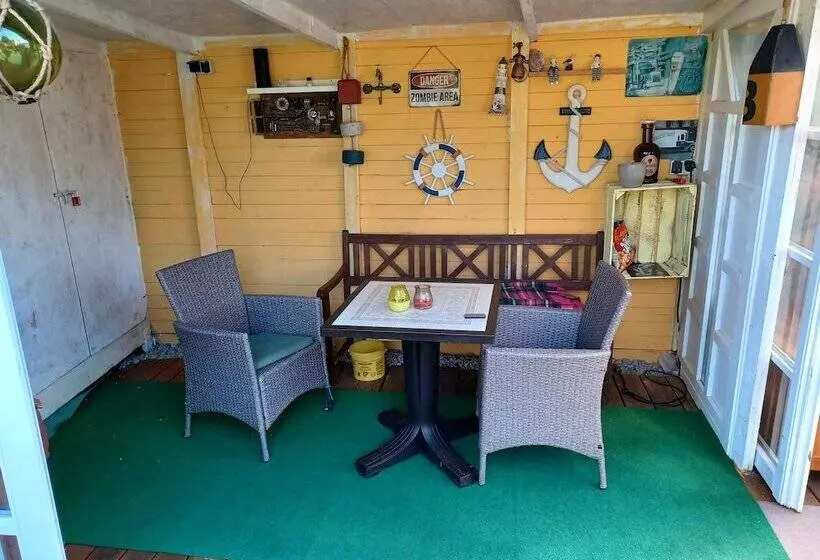 Cozy Bungalow In Nakenstorf With Garden