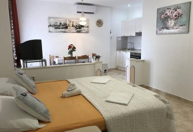 בית מלון כפרי Beach Apartments With Pool