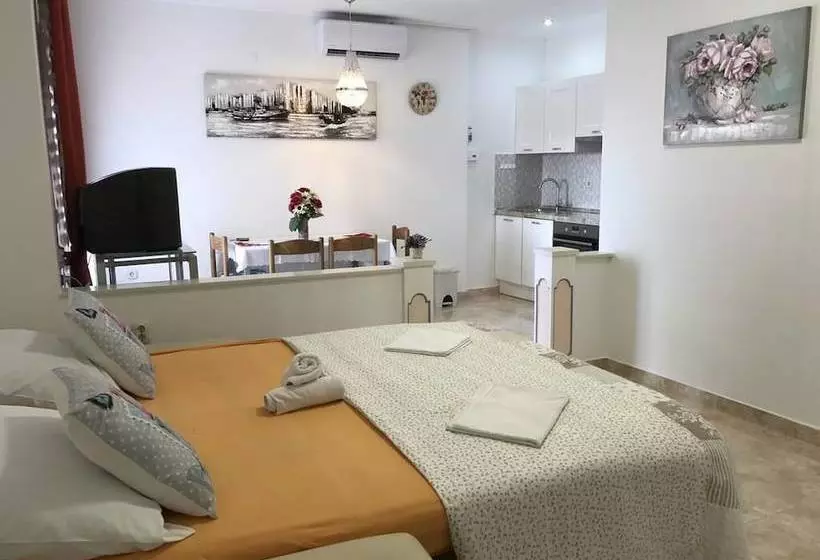 ホテル Beach Apartments With Pool