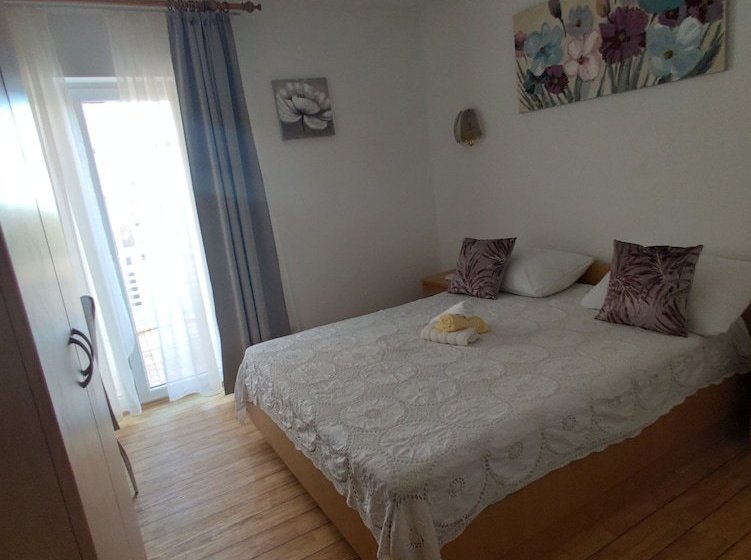 בית מלון כפרי Beach Apartments With Pool