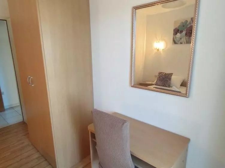 ホテル Beach Apartments With Pool