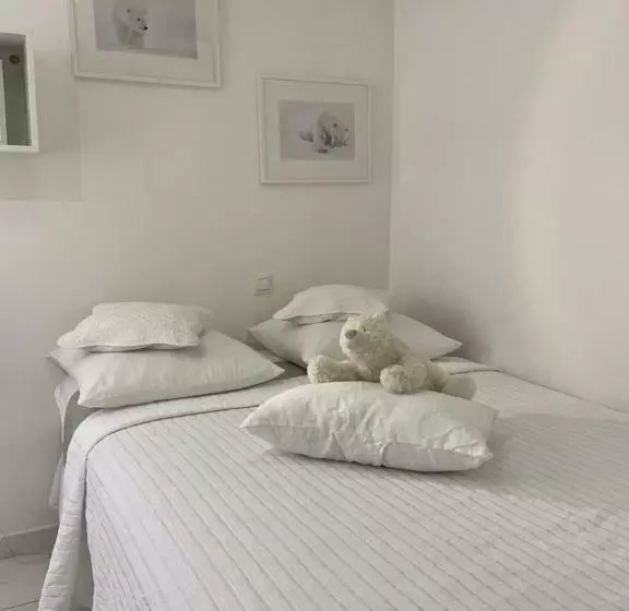 La Tanière De L Ours Blanc Aubagne Cassis Aix En Provence