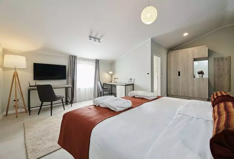 ペンション Al Porto Suites