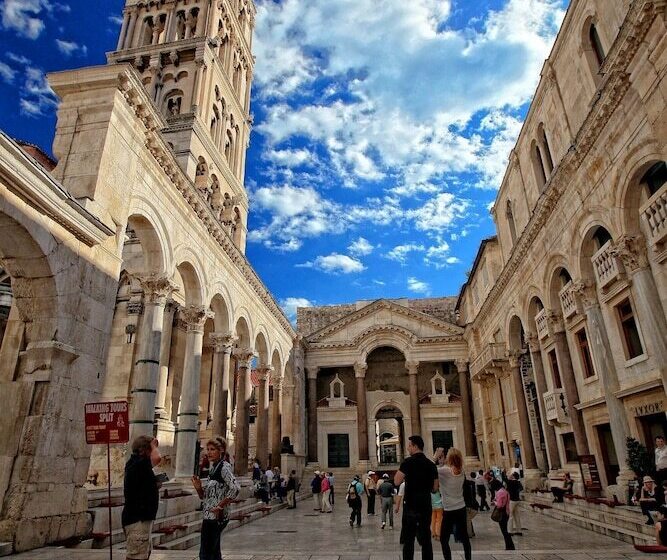 پانسیون Perello Old Town