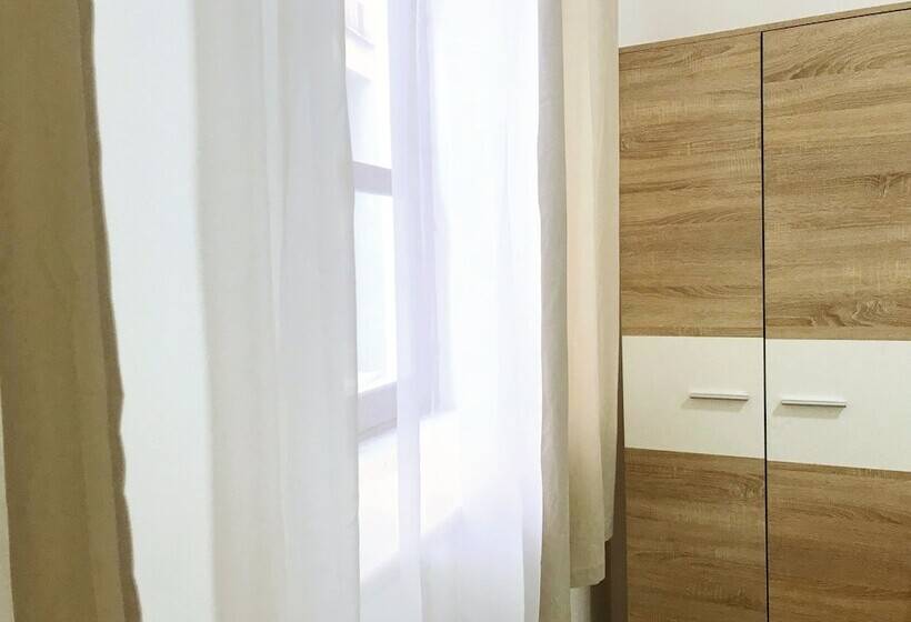 پانسیون Perello Old Town