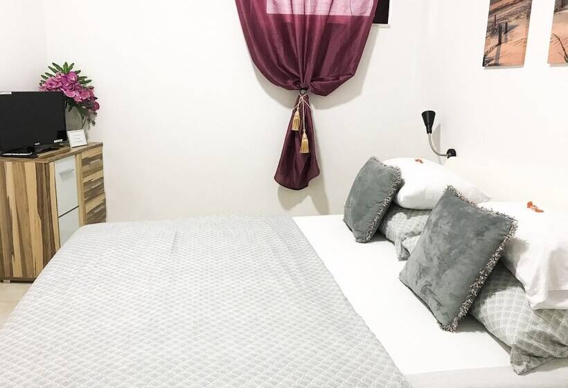 پانسیون Perello Old Town