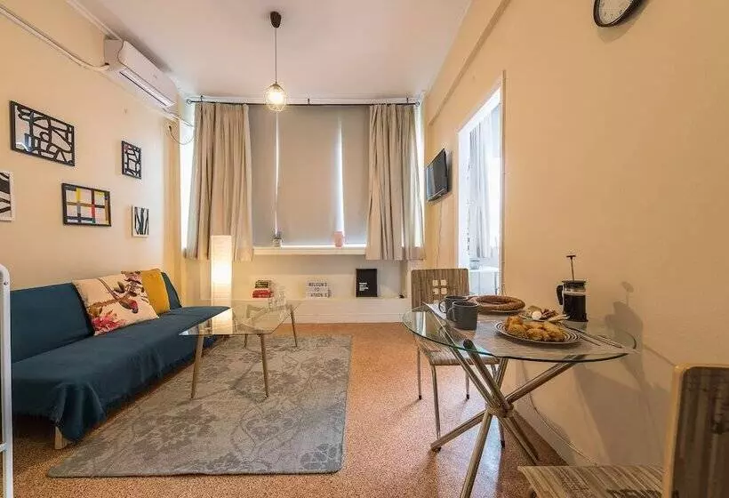 Pension Explore The Art Side Of Omonia