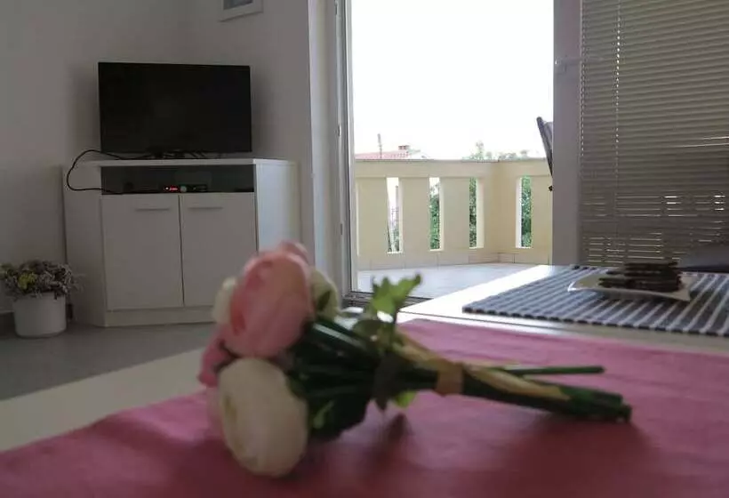 Apartment Adam