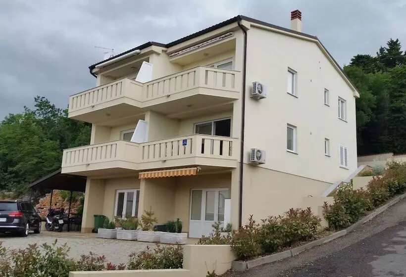 Apartment Adam