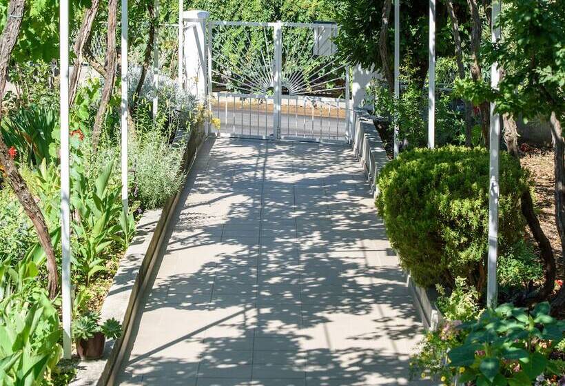 Apartments Beba Peaceful Location