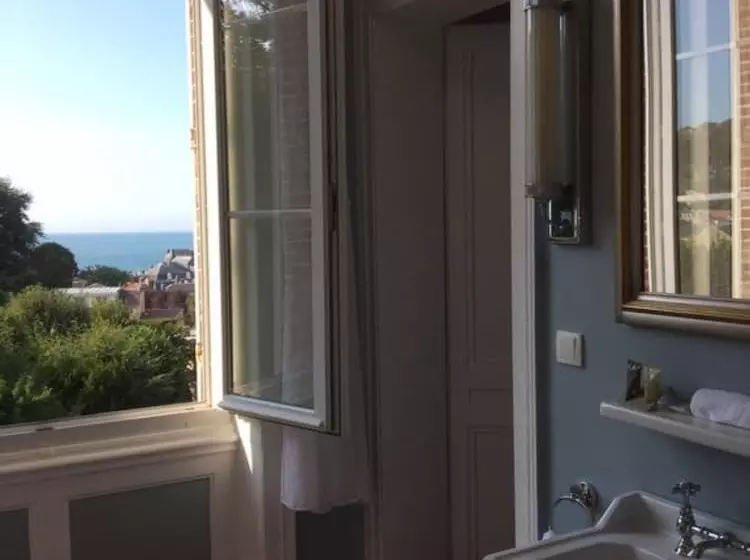 Aamiaismajoitus (B&B) Castel De La Terrasse