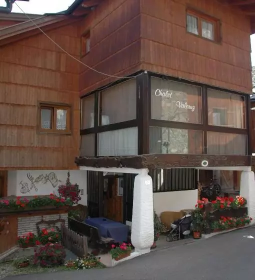 هتل Chalet Valeruz