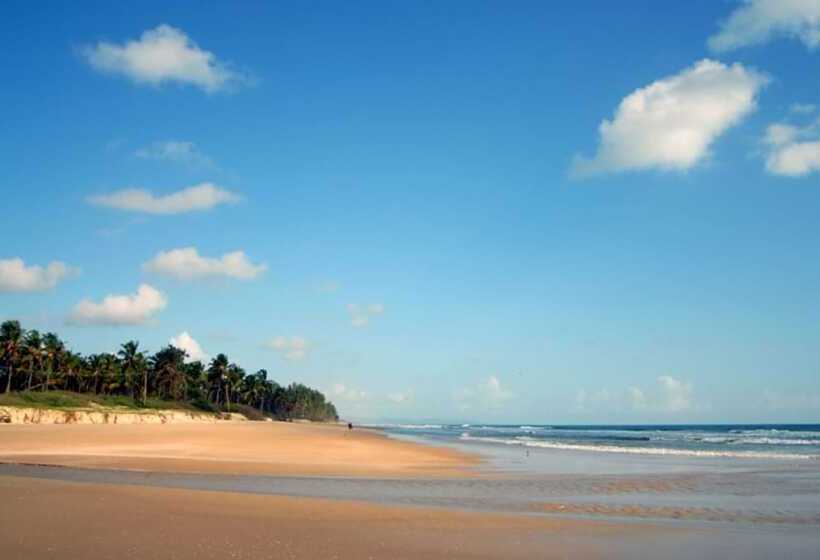 ホテル Cosmique Clarks Inn Suites Goa