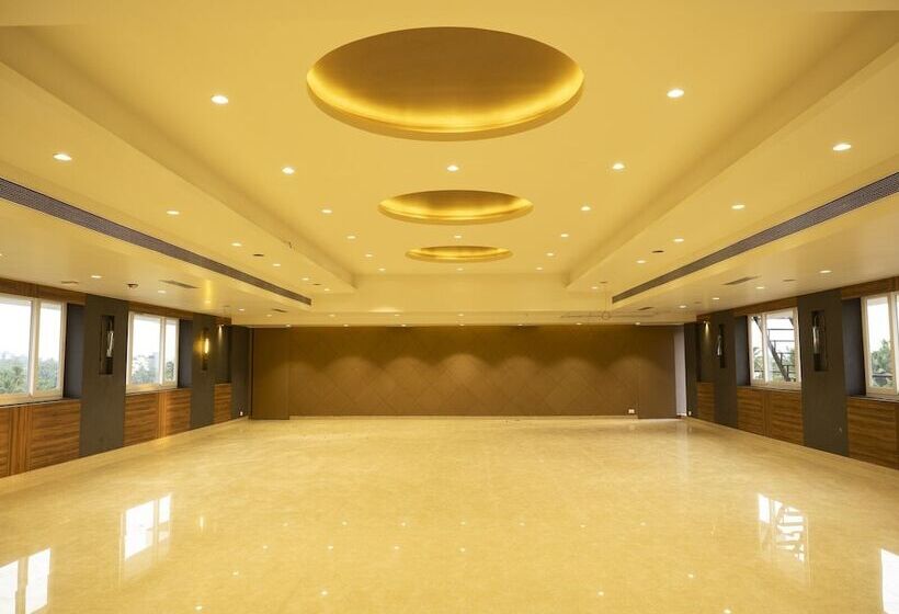 ホテル Cosmique Clarks Inn Suites Goa