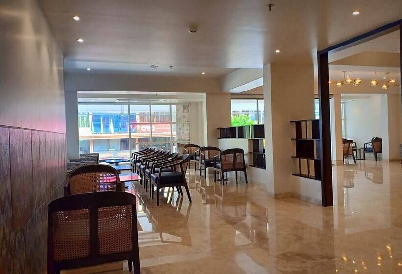 ホテル Cosmique Clarks Inn Suites Goa