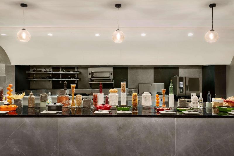 هتل Ramada Encore By Wyndham Muscat Al Ghubra