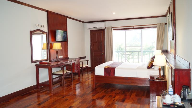 هتل Vang Vieng Consiana