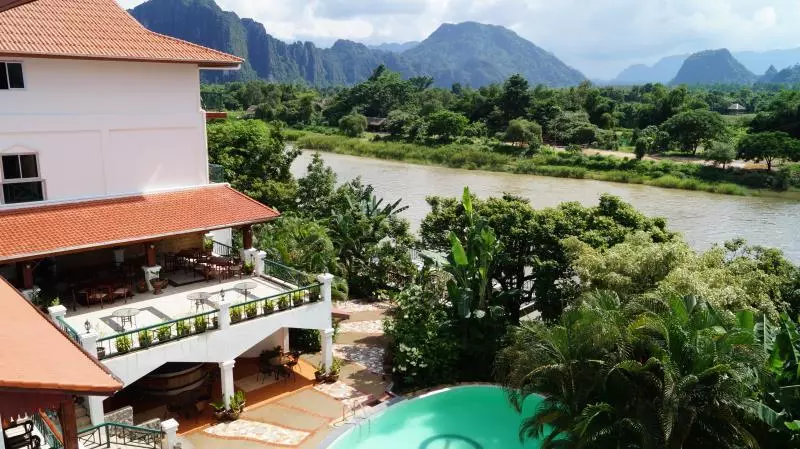 Hotelli Vang Vieng Consiana